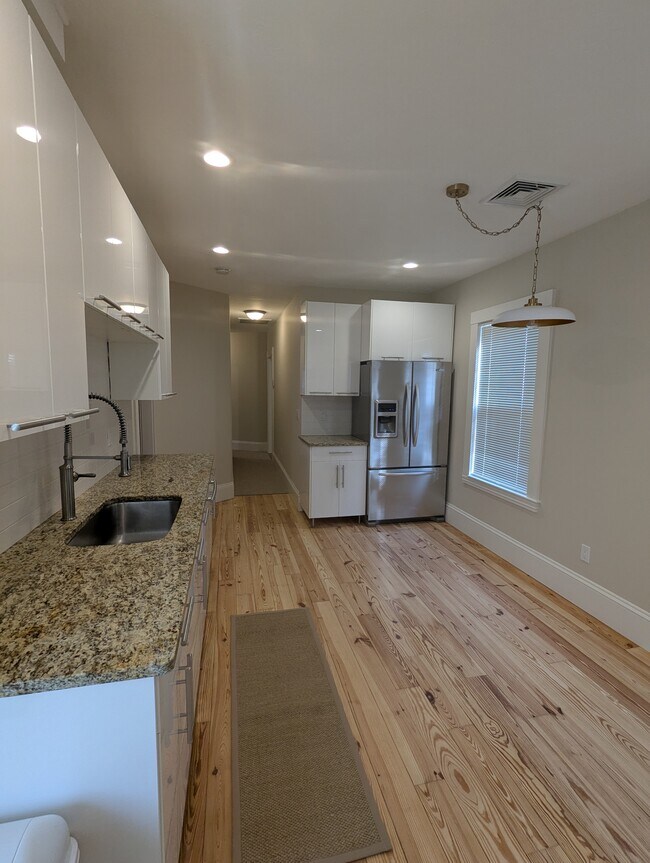 Photo - 211 Adams St Unidad 2