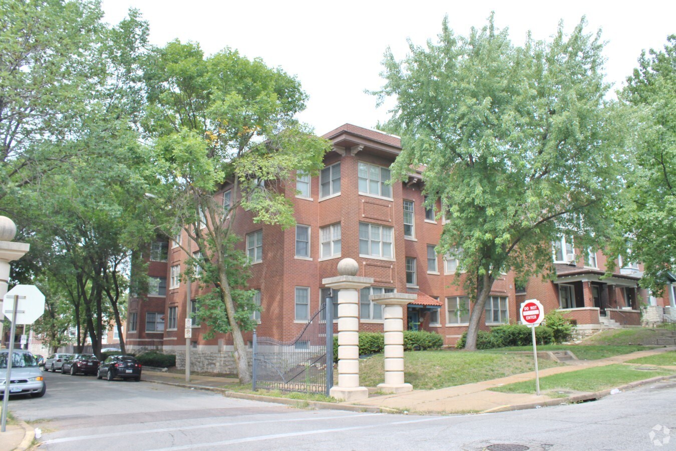 South Spring Property - South Spring Property Apartments