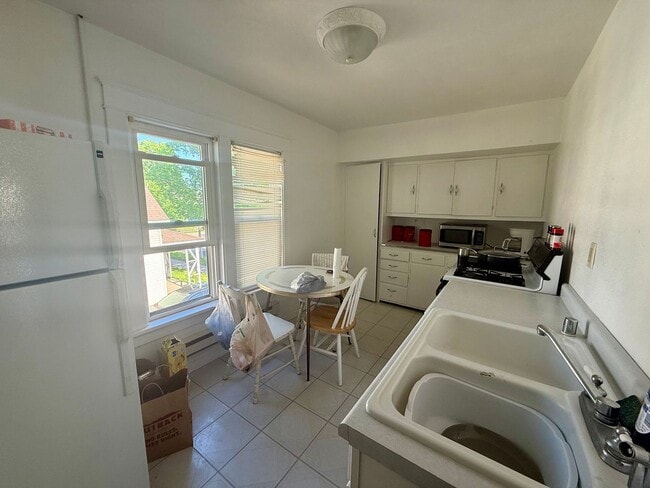 Photo - 525 Porter St Unit Upper