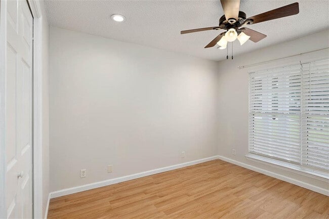Photo - 106 Lagoon Way