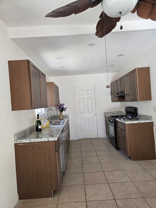 Building Photo - 66726 Cahuilla Ave
