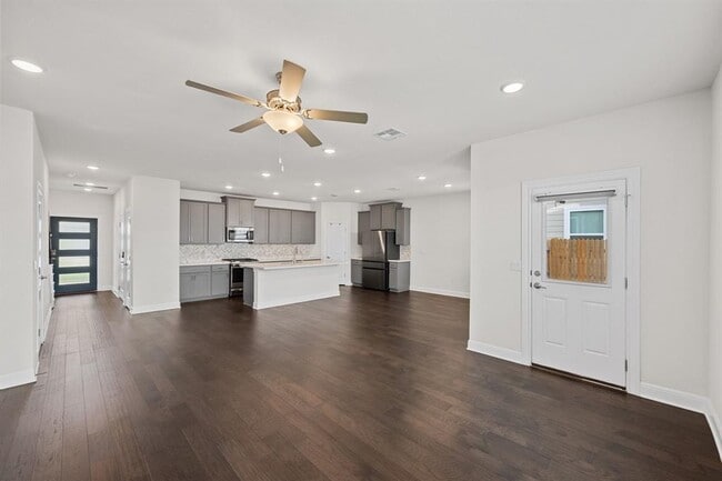 Photo - 2807 Mary Elizabeth Dr