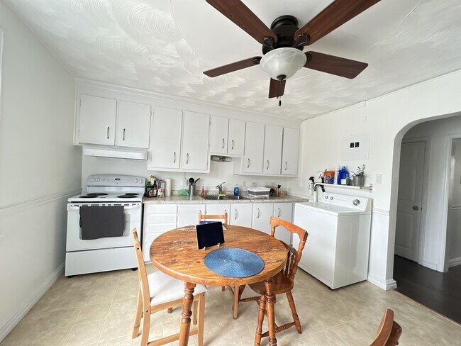 Photo - 72 Jolliet Ave Unité 3