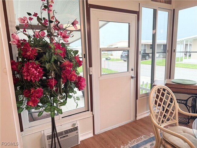 Photo - 3404 Rainbow Ln