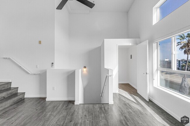 Photo - 4980 S Centinela Ave Unit 8