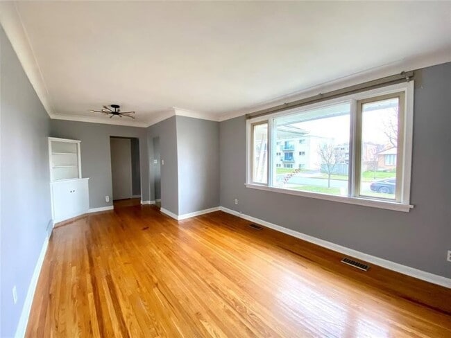 Photo - 78 Massey Crescent