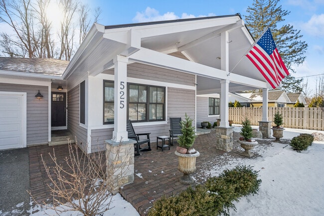 Photo - 525 W Deerpath Rd