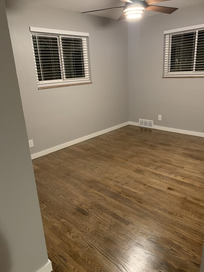Master Bedroom - 3133 Alfred Ave Unit 3133