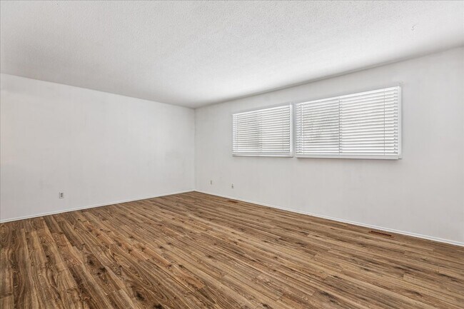 Photo - 6203-6122 122 Ave NW Unit 3