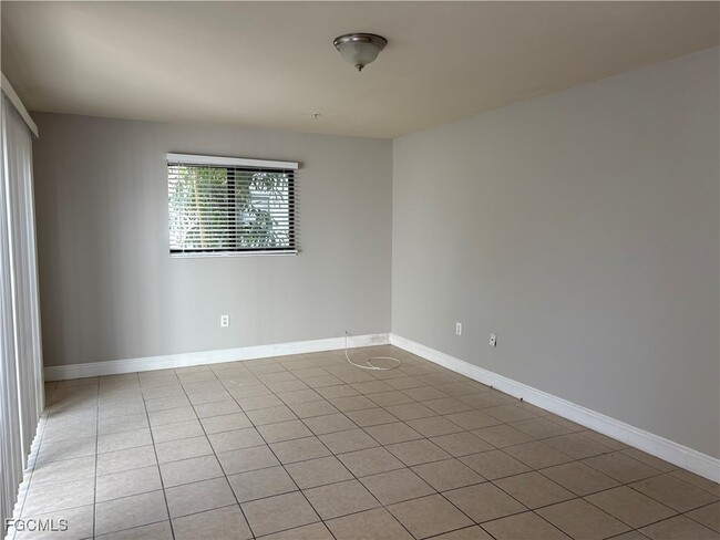 Building Photo - 7738 Tamara Lee Ct Unit 103 Rental