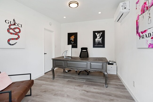 Photo - the HIVE @ Ackerfield (5565 Ackerfield)