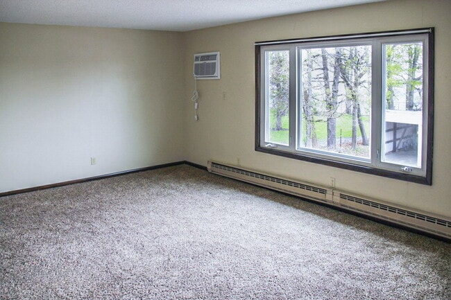 Photo - 445 Elm Pl Unidad L-23