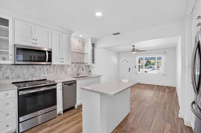 Photo - 2612 46th St S