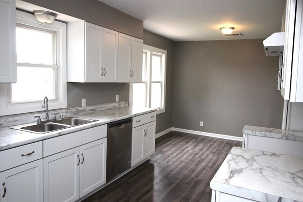 Kitchen Dining Room - 2222 S Santa Fe St