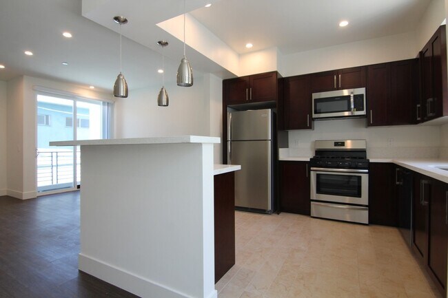 Photo - 14802 Delano St