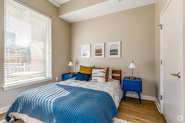 1BR, 1BA - 750SF