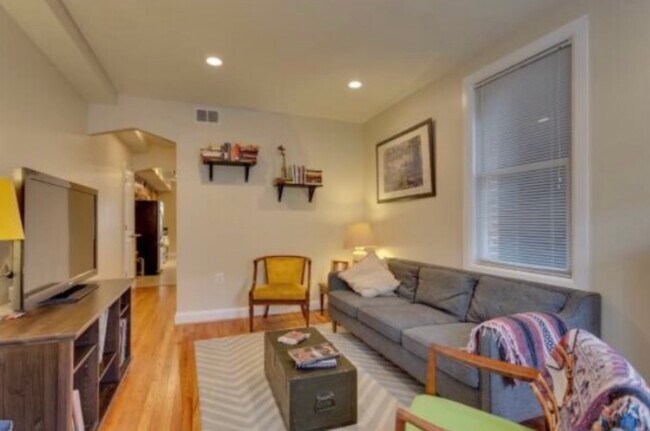 1223 Orren St NE Unit 2