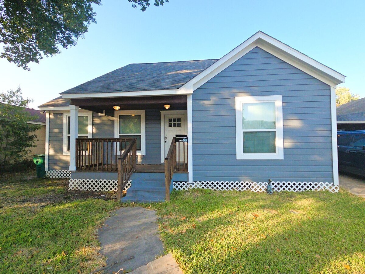 Photo - 210 Olive Ave