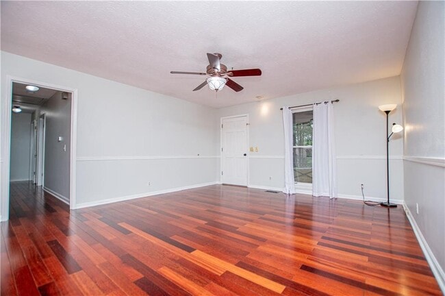 Photo - 1499 Stonington Ct