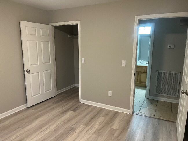 Photo - 138 Cambridge Dr