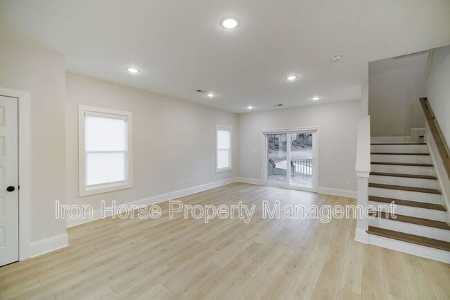 Photo - 125 Harper St