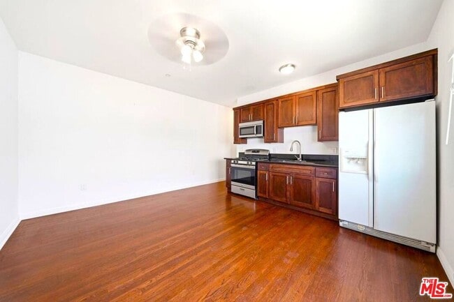 Photo - 2025 3rd Ave Unidad #3