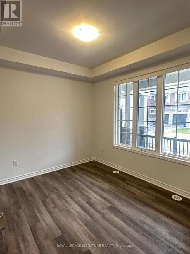 Photo - 1259 Lily Cres