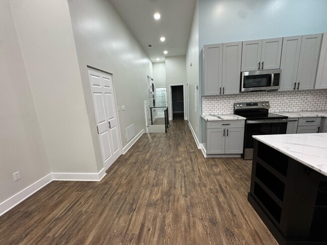 Photo - 319 E Main St Unit Floor 2