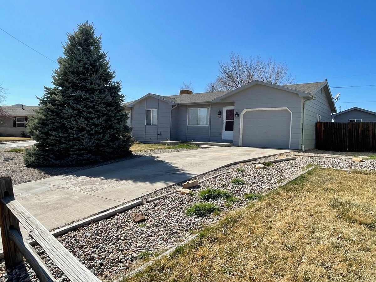 3 Bedroom 2 Bath home - 3 Bedroom 2 Bath home