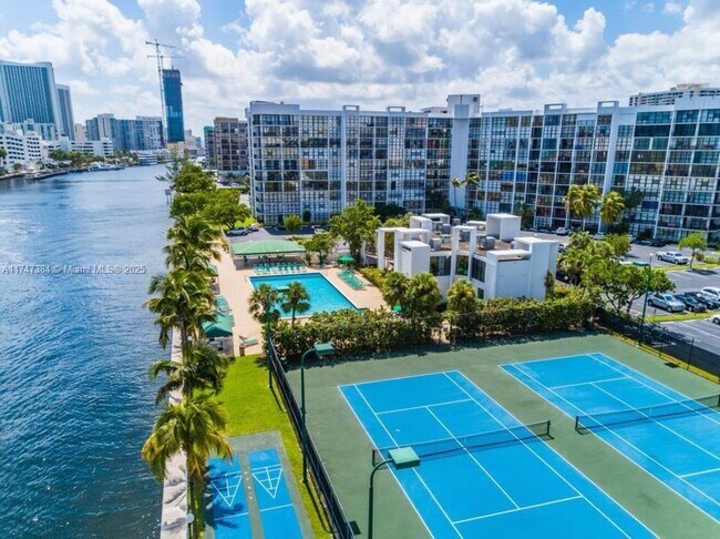 Photo - 800 Parkview Dr Condo Unit 222