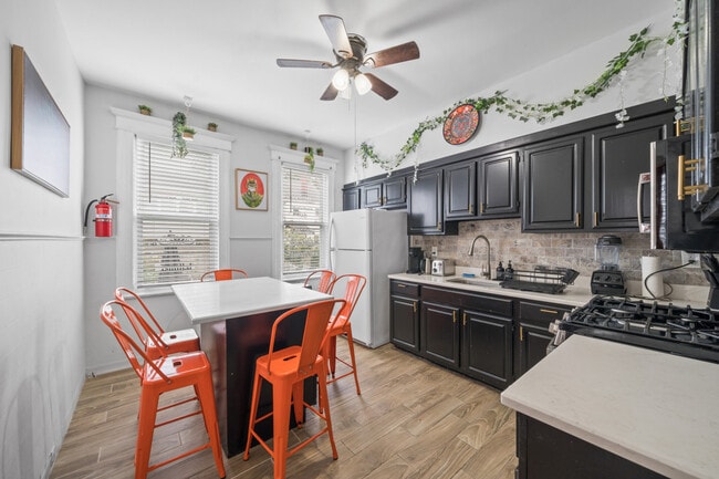 Photo - 84 W 42nd St Unit ID1316296P