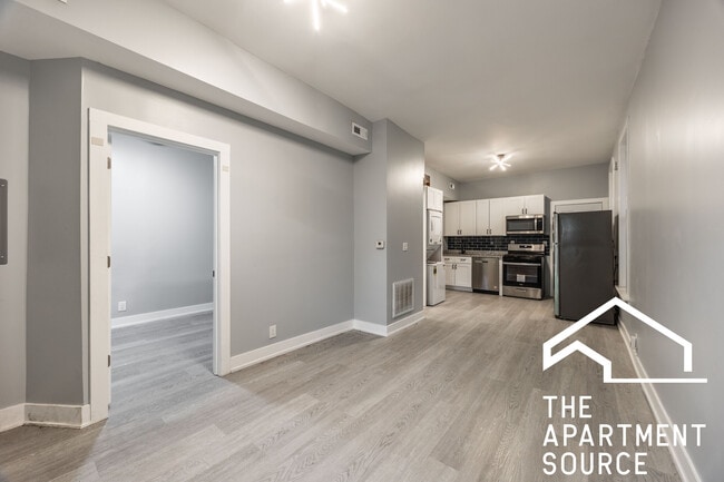Photo - 1333 W Walton St Apartment Unit 2r