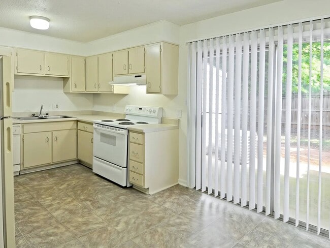 Kitchen - Countryside Villa Apartments