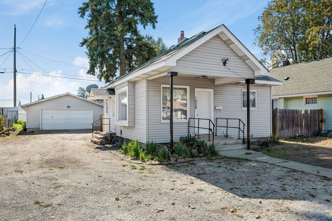 Building Photo - Northeast Spokane Home - Completely Remode...