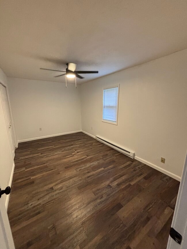 Photo - 4954 Hendron Rd
