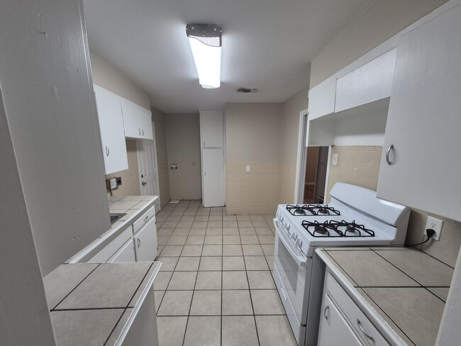 Photo - 5403 Avenue B