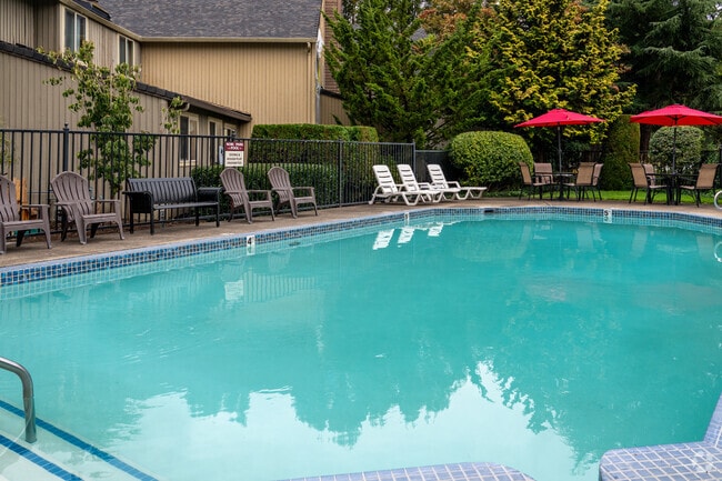 Piscina - Nobl Park Apartments