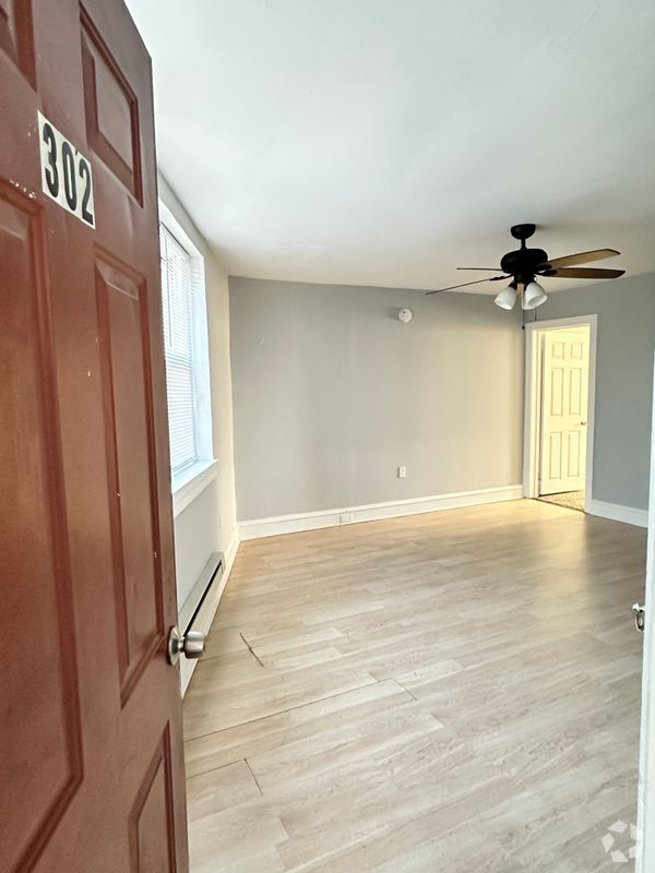 Building Photo - 44 Victory Ave Rental