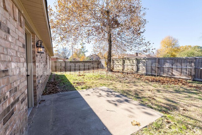 Building Photo - 2 John Ross Dr Rental