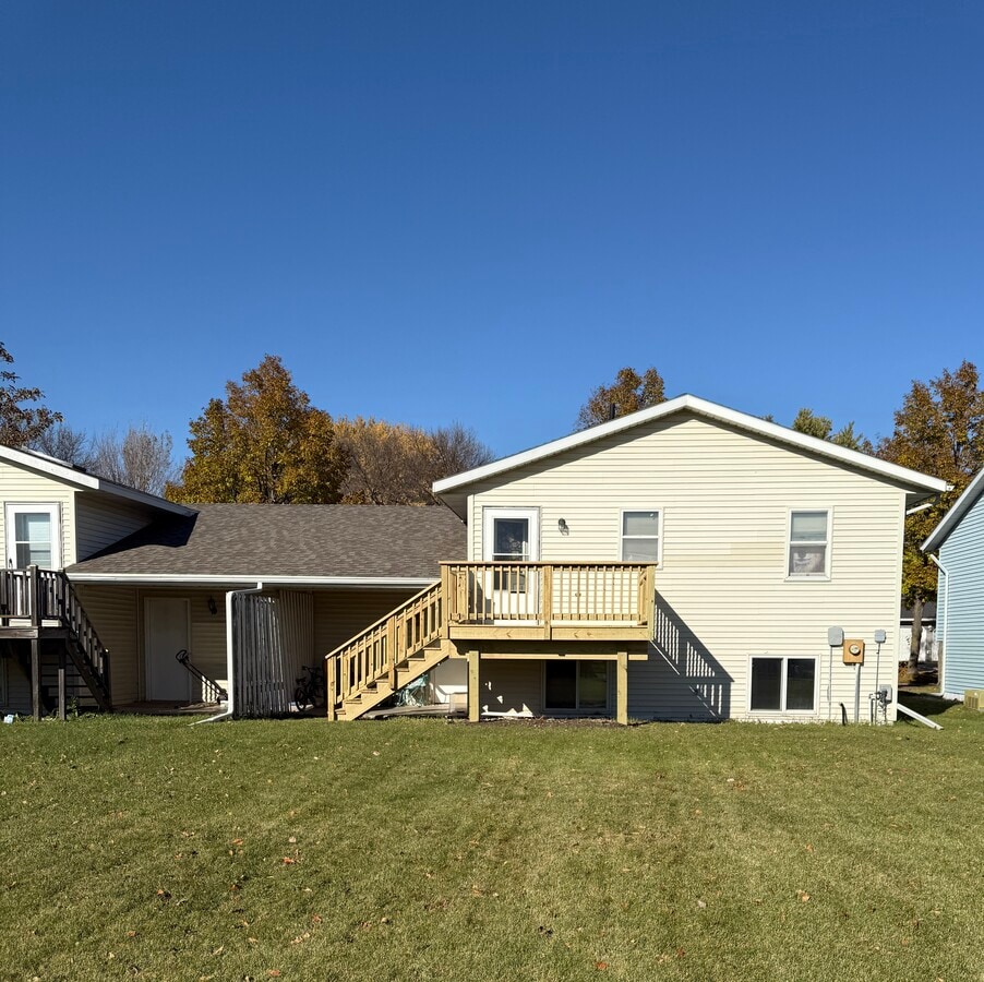 Photo - 1020 Castlewood Dr