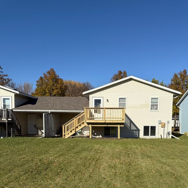 Photo - 1014 Castlewood Dr