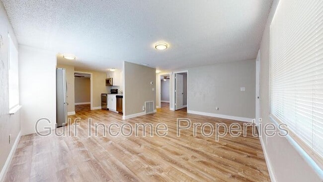 Photo - 2515 30th Ave Dr E