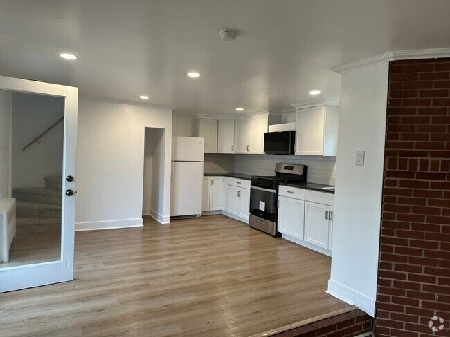 Building Photo - 313 Walnut St Unit 4 Rental