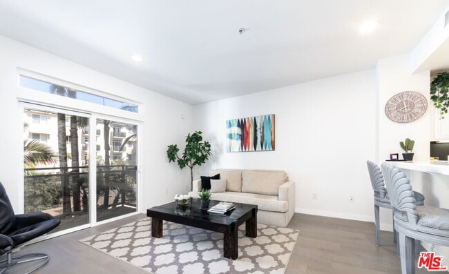 Building Photo - 13200 Pacific Promenade Unit 219 Rental