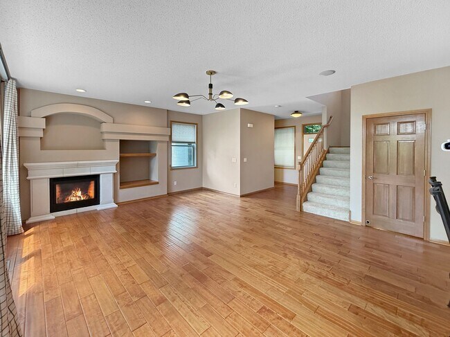 Photo - 815 Newberry Ln