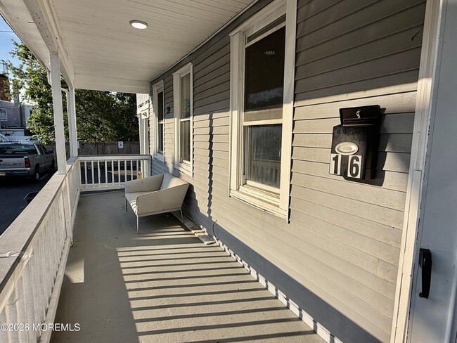 Building Photo - 39 2nd Ave Unit 16