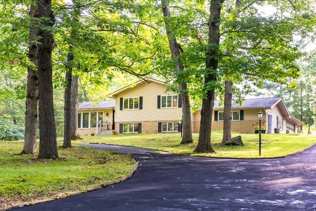 Photo - 2240 Gale Rd