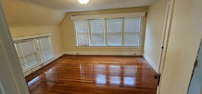 Photo - 1734 King St