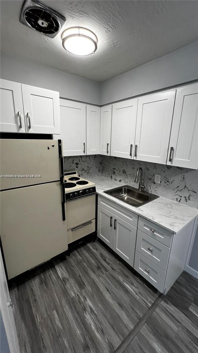 Photo - 2211 Lincoln St Unit 7