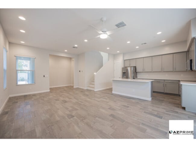 Photo - Stunning 3/2.5 Phoenix Townhouse in Gated ...